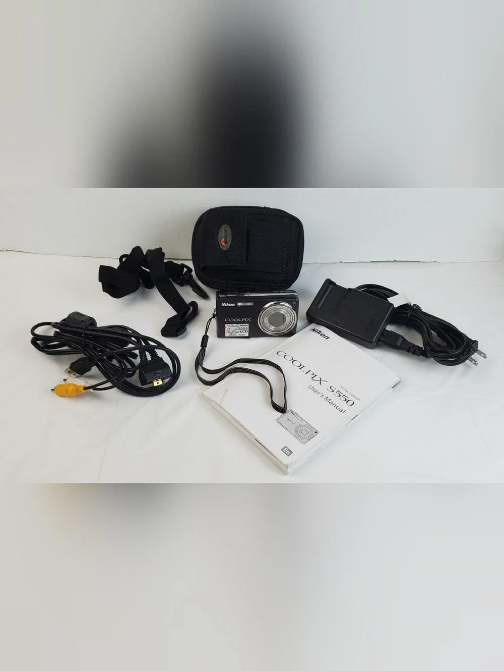 Nikon Coolpix S550 10.0MP Digital Camera Battery Charger Cords Book w/Case WORKS